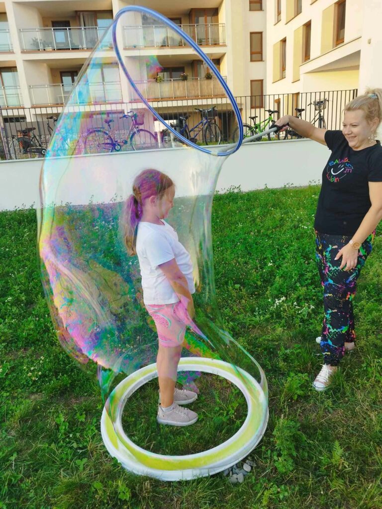 Lublin animacje dla dzieci zamykanie w bańce mydlanej